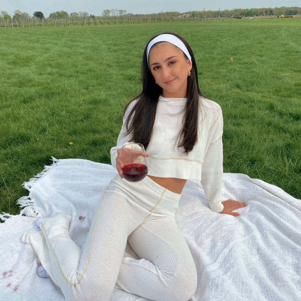 Meet your Posher, Olivia